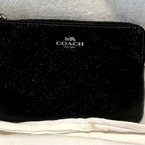 Coach NWT Black Patten Pebble Leather Wristlet With Fabric Lining & Zip Top - Picture 1 of 8